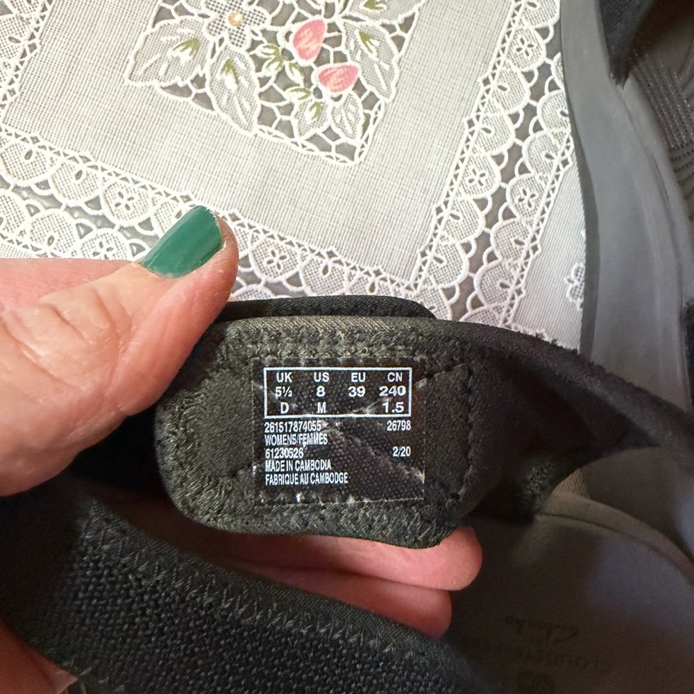 Clarks Black Crisscross Strap Comfort Sandals - Picture 5 of 6